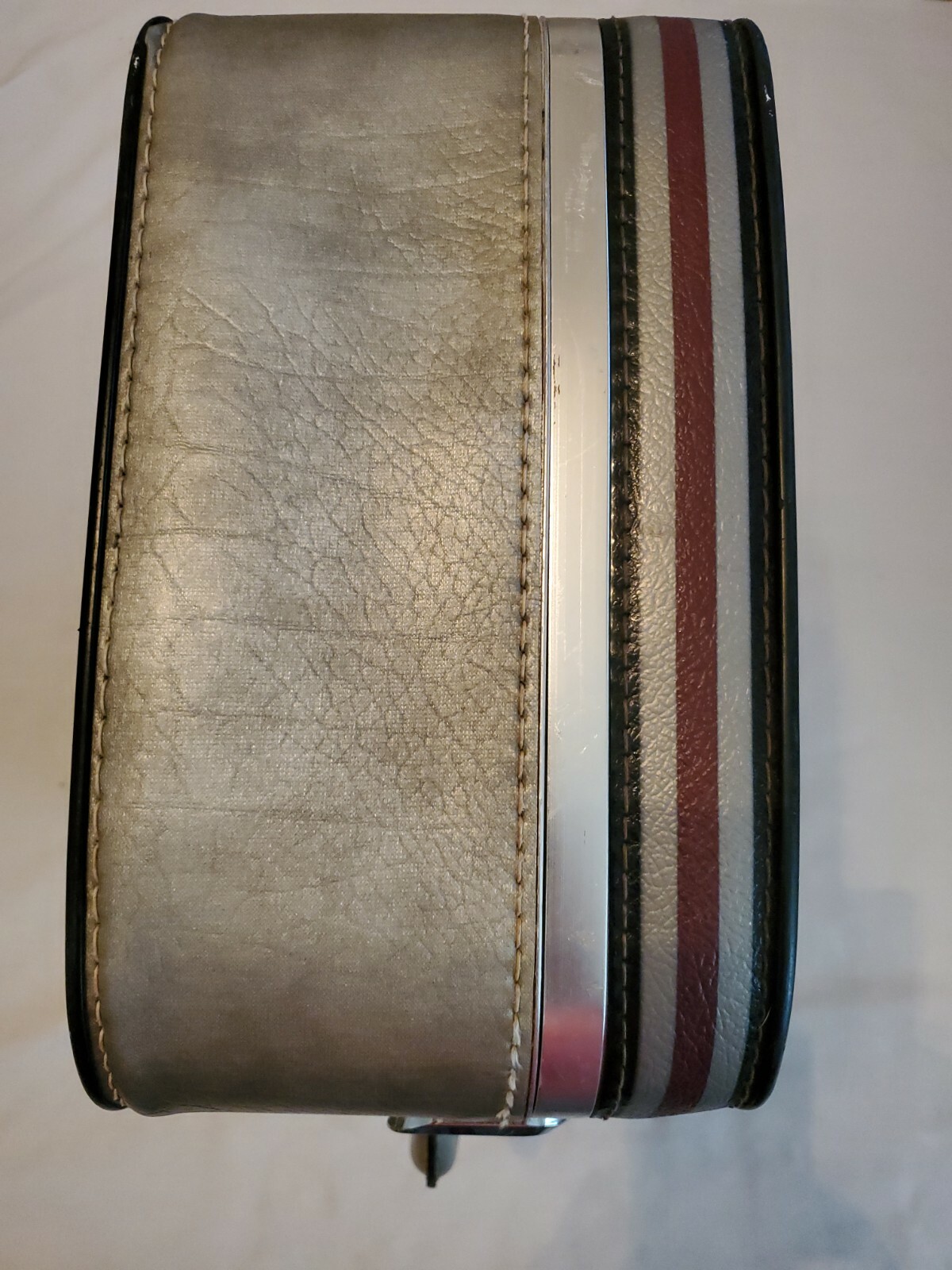 Vtg ’70s Via Ventura Hard Suitcase 21x13x7 Gray /Red Stripe Combination Lock EUC