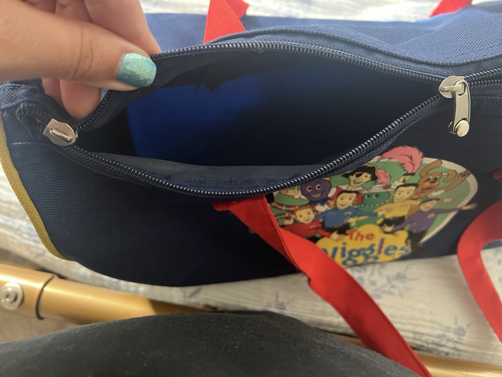 Vtg Rare Wiggles Kids Duffle Bag With Classic Characters