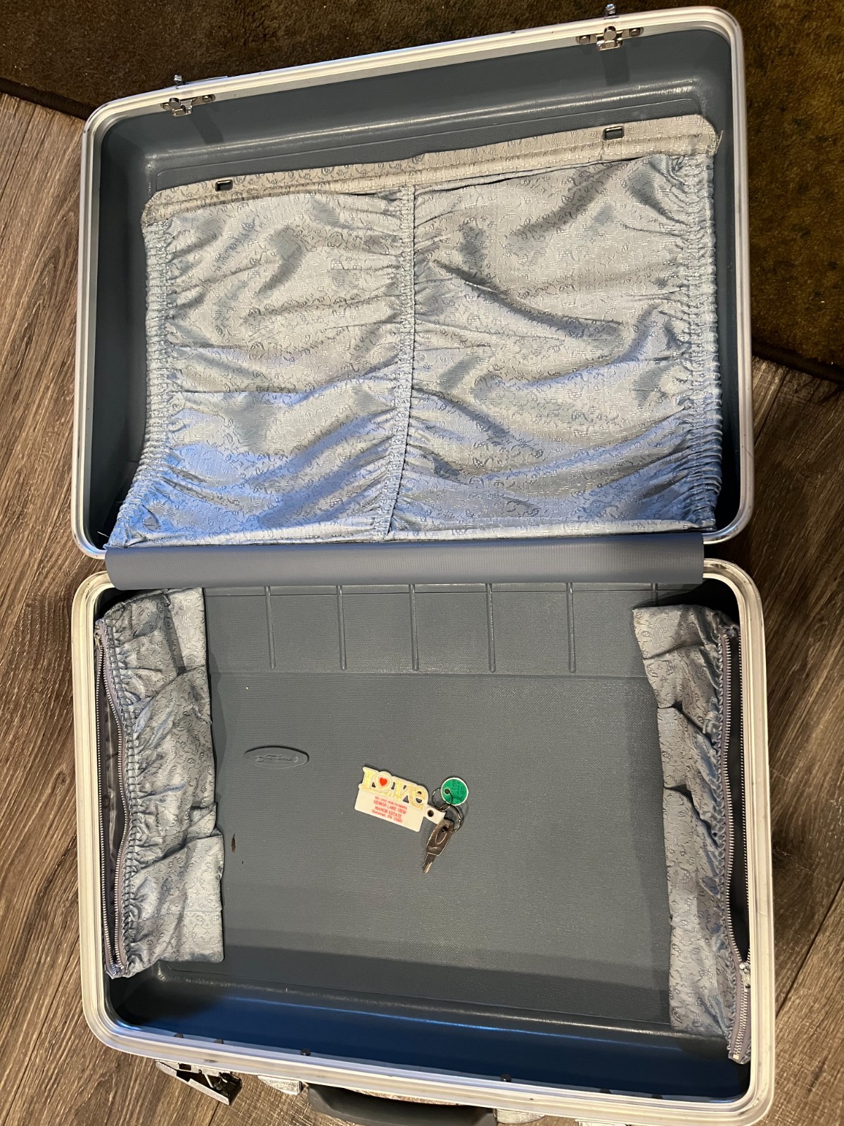 Vintage Blue Hard Shell Luggage Suitcase Forecast Titanite Shell 20×16″