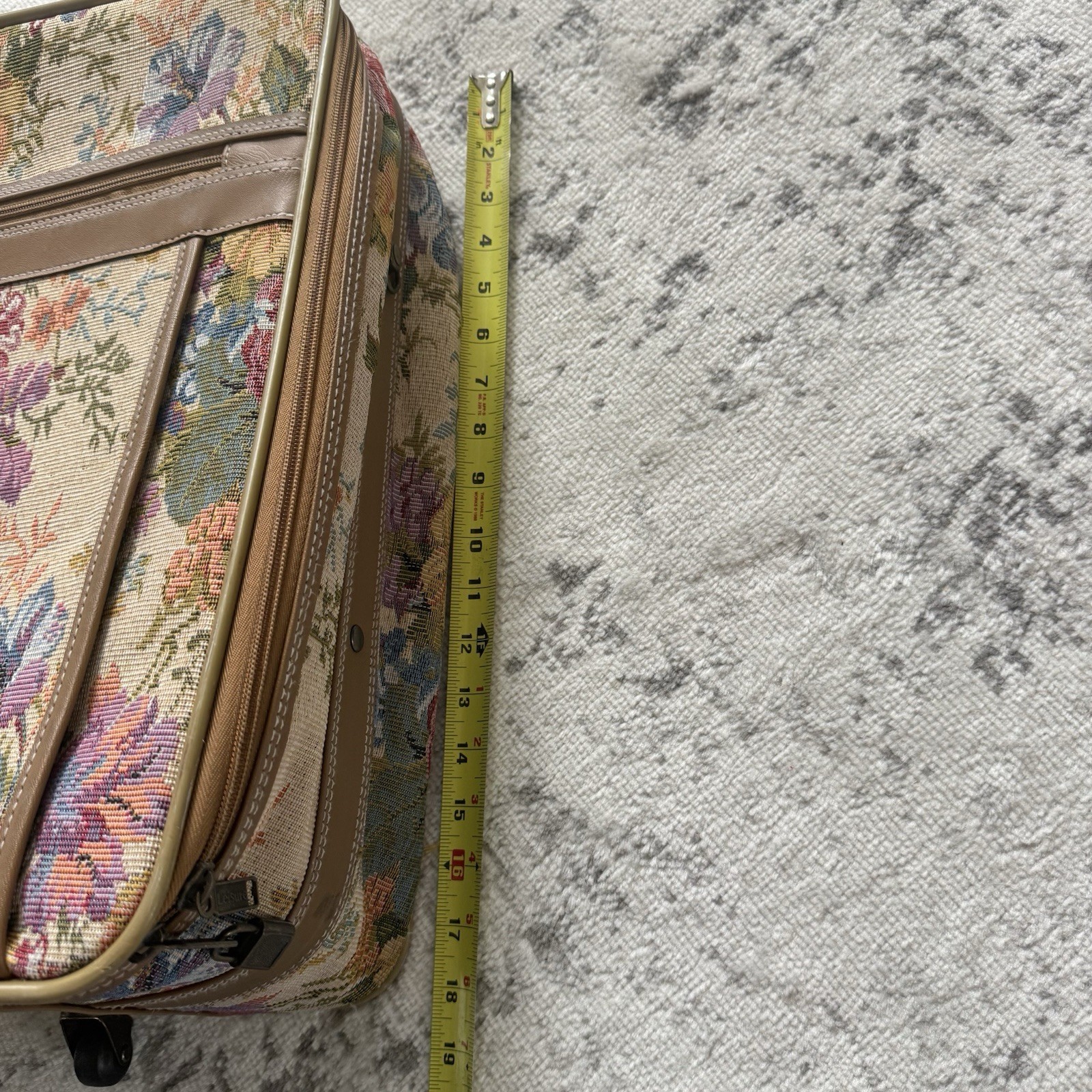 VTG Jordache Floral Tapestry Leisure Luggage Wheels Carry On Suitcase 70’s-80’s