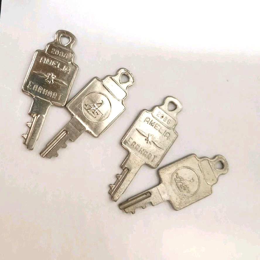 4 Vintage AMELIA EARHART Luggage Keys