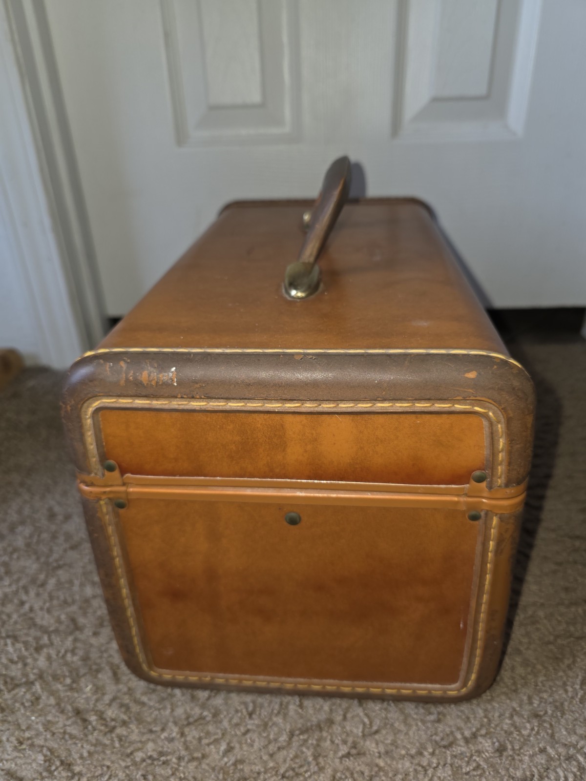 Vintage Samsonite Train Luggage W/Key Style 4612