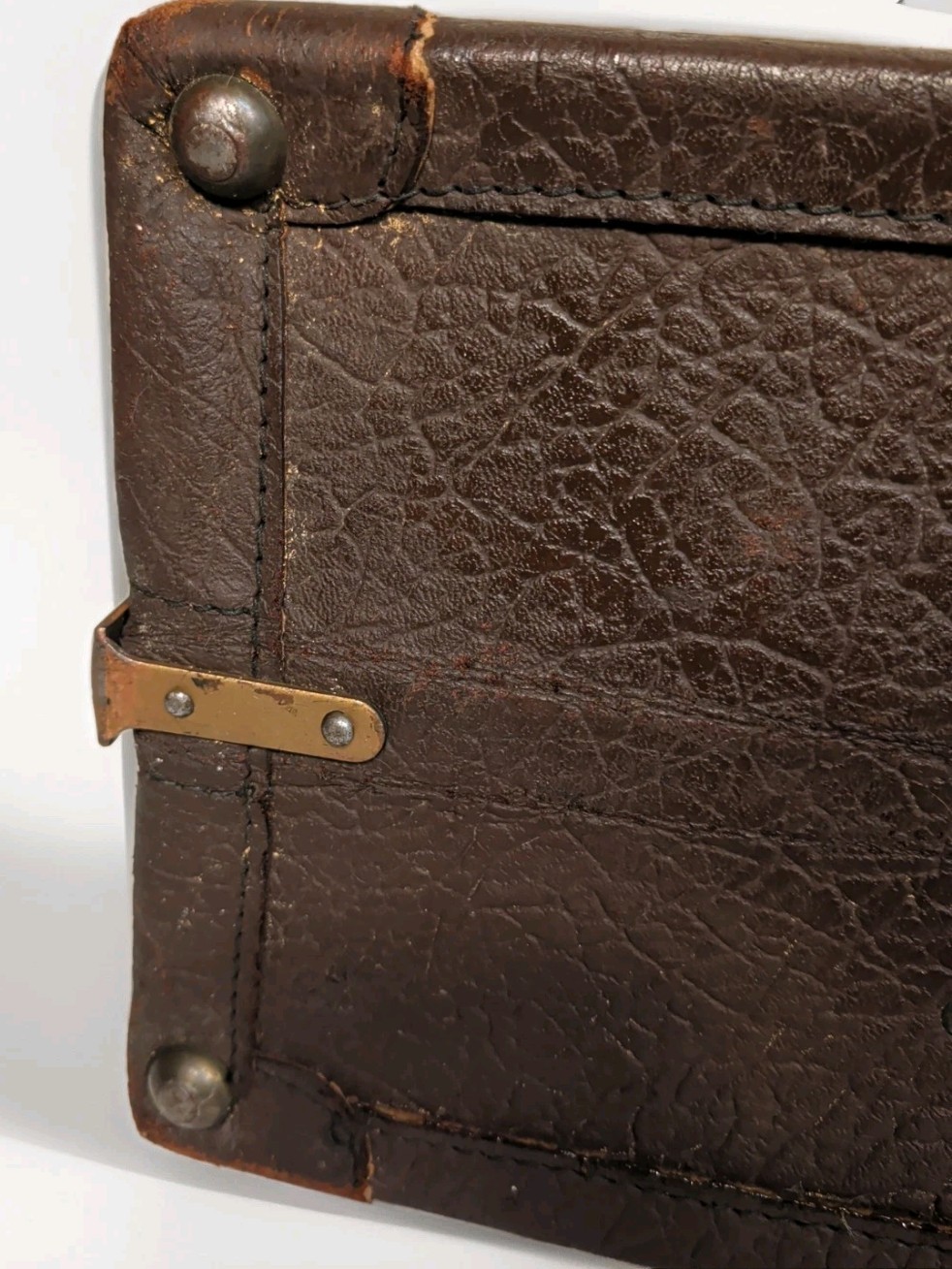 Antique Brown Leather Suitcase Doctor Bag Shape Brass Latch Vtg 22.5×13.5×9.5″