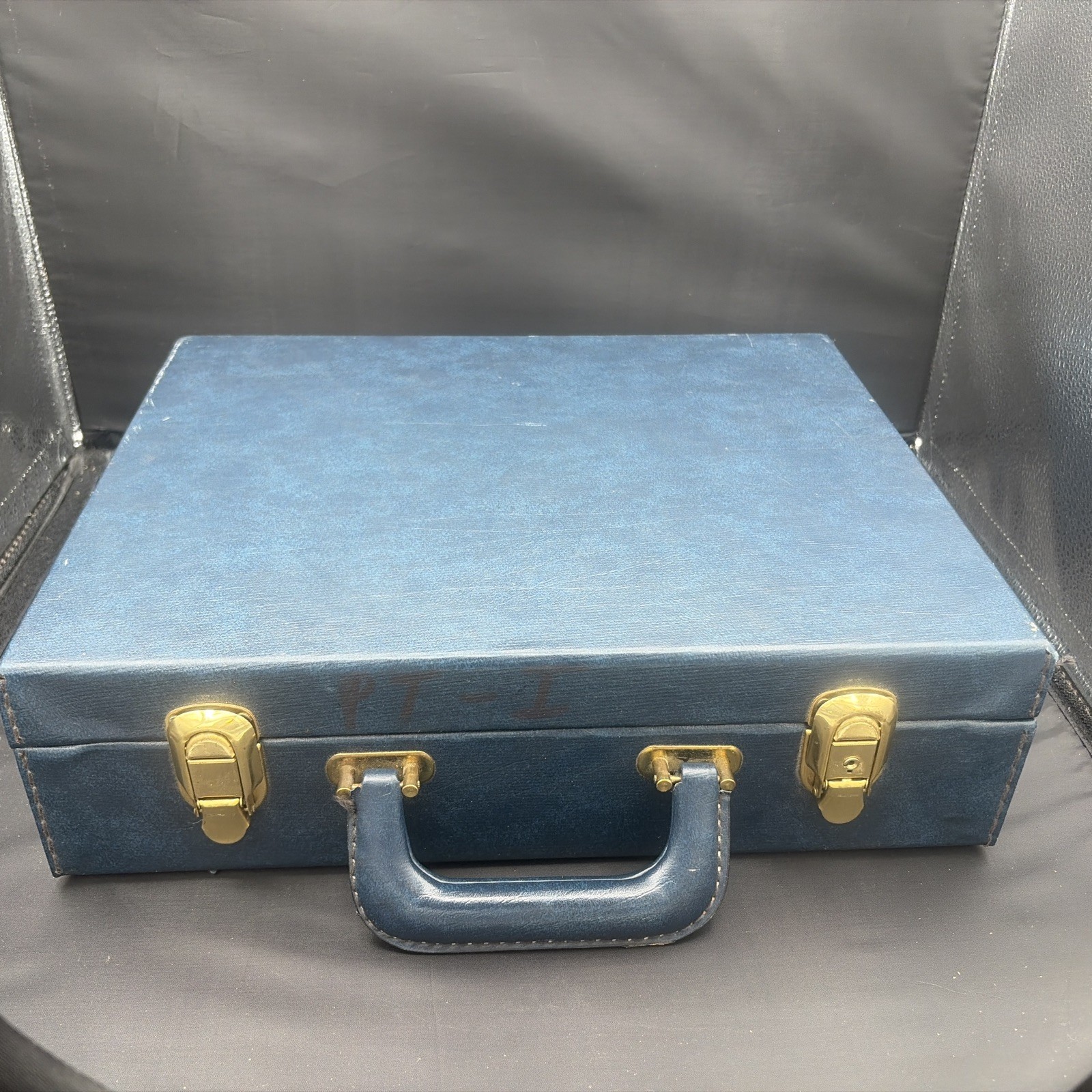 Vintage Blue Hard Shell Storage Carry Case Foam Lined Locking Briefcase