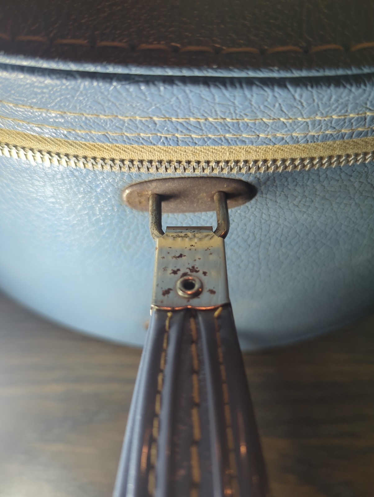 Vintage Travins Made In America Zippered Aqua Blue Travel Hat Bag / Luggage