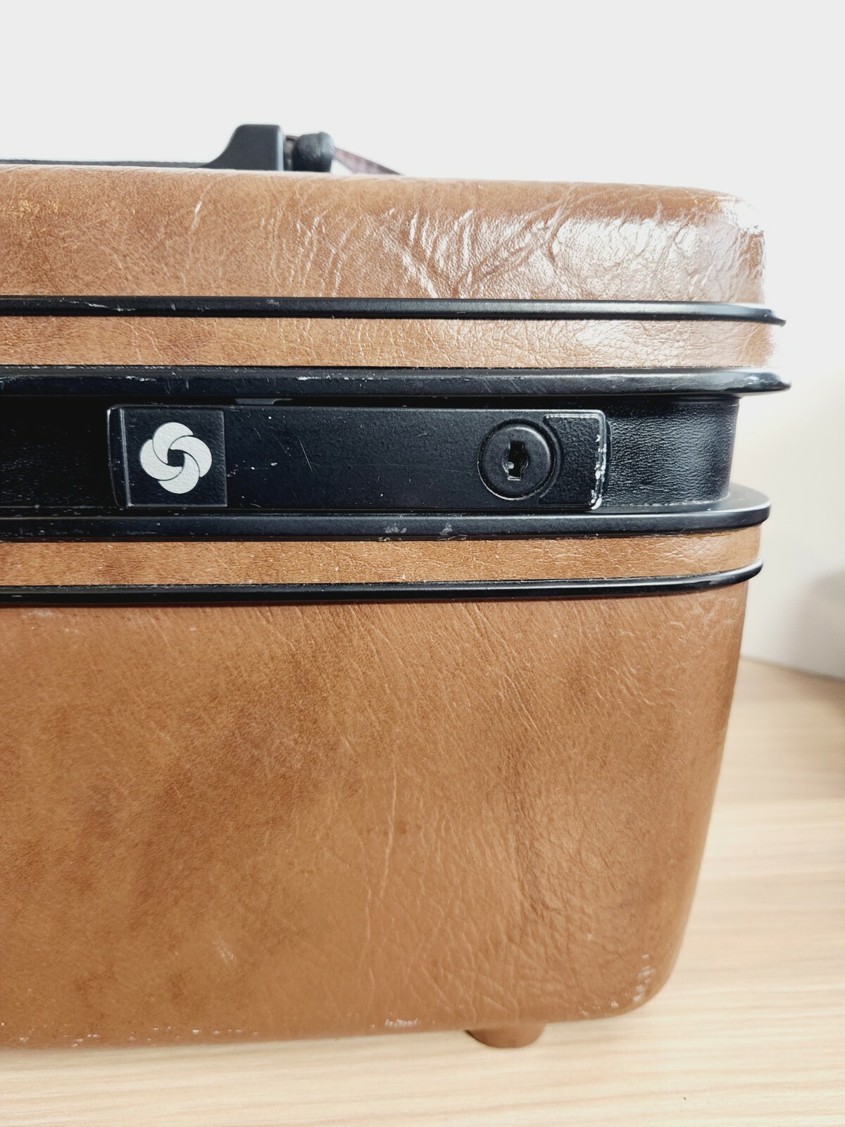 Vintage Samsonite Carry Pak 46 Brown Tan No Keys No Tray