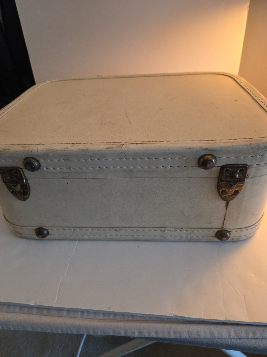 Vintage Skyway Luggage Hardshell White Suitcase 15x12x6