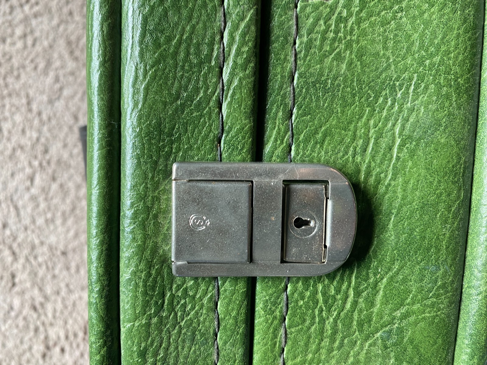 True 1970s Vintage Green Suitcase, Double Buckle, Fleur de lis Lining, Very Good
