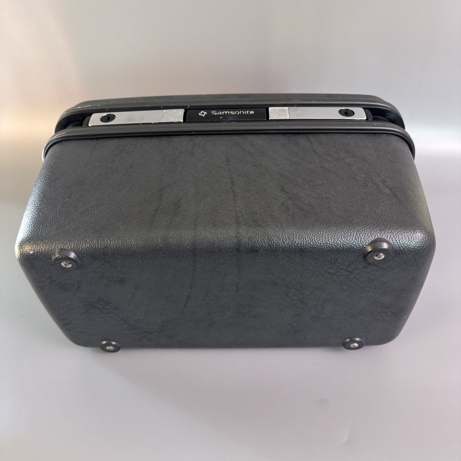 1987 Samsonite Silhouette 4 Hard Shell Gray Cosmetic Makeup Travel Train Case