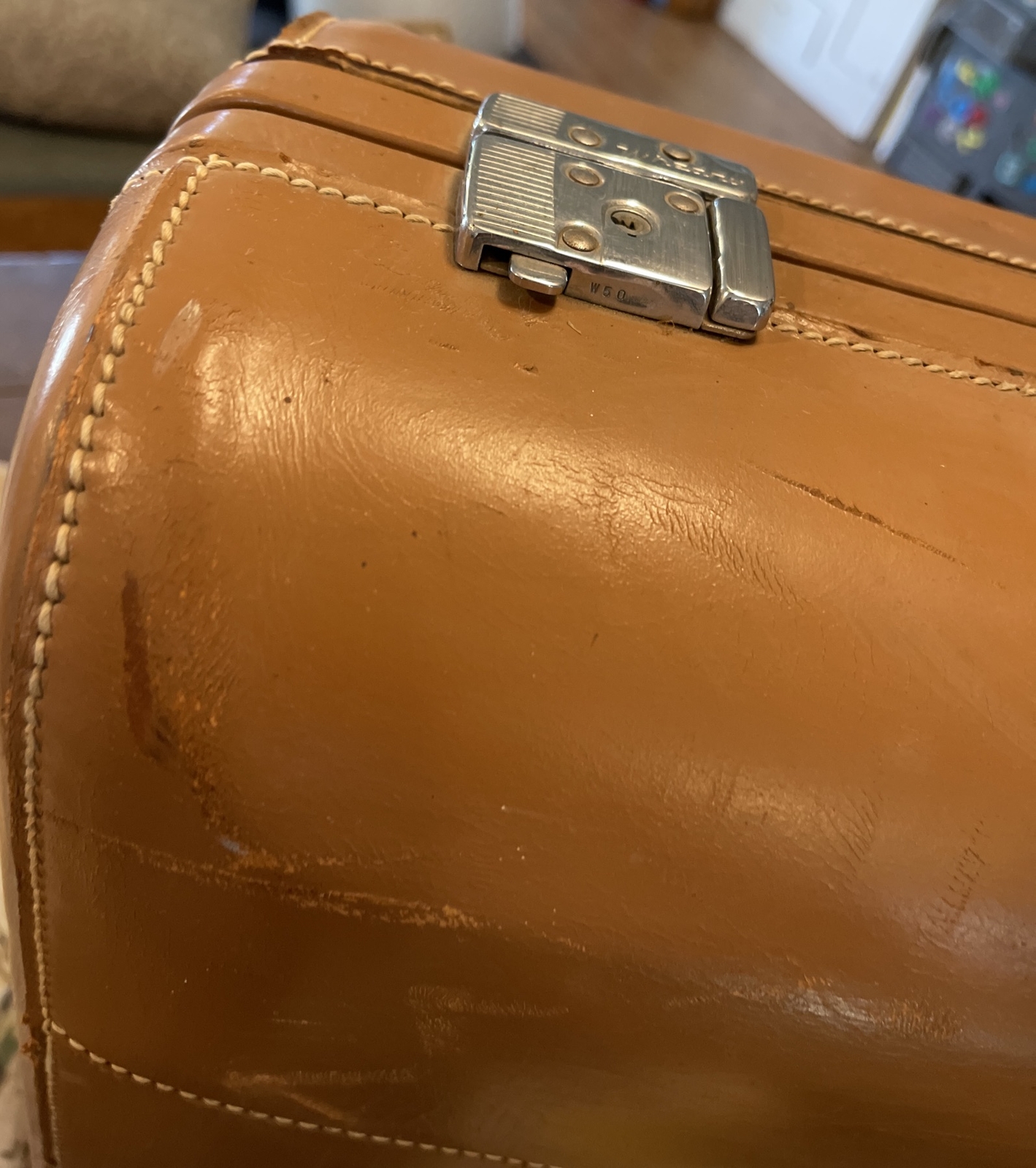 Vintage Wheary Leather Suitcase Double Handle W/Jacket Hanger 24” X 18” Big Nice