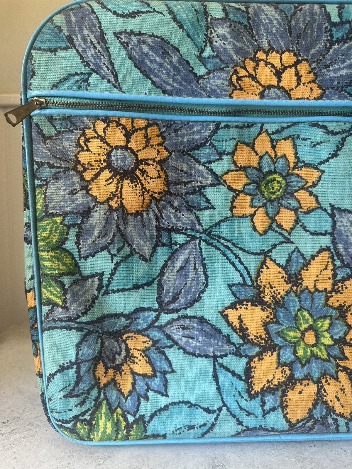 Vintage Suitcase Blue Floral Flowers Bantam Retro Travel 1960’s 70’s Carry On