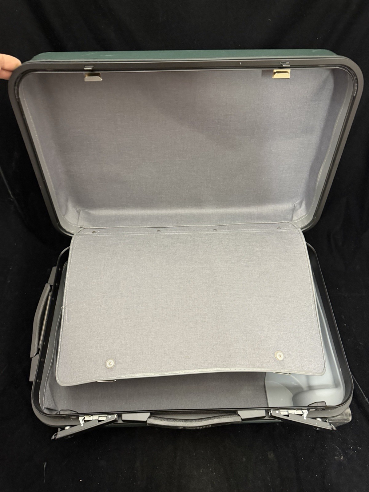 Samsonite Hard Case Rolling Luggage 22″x 13”x8” w/KEY Large Black Extend Handle