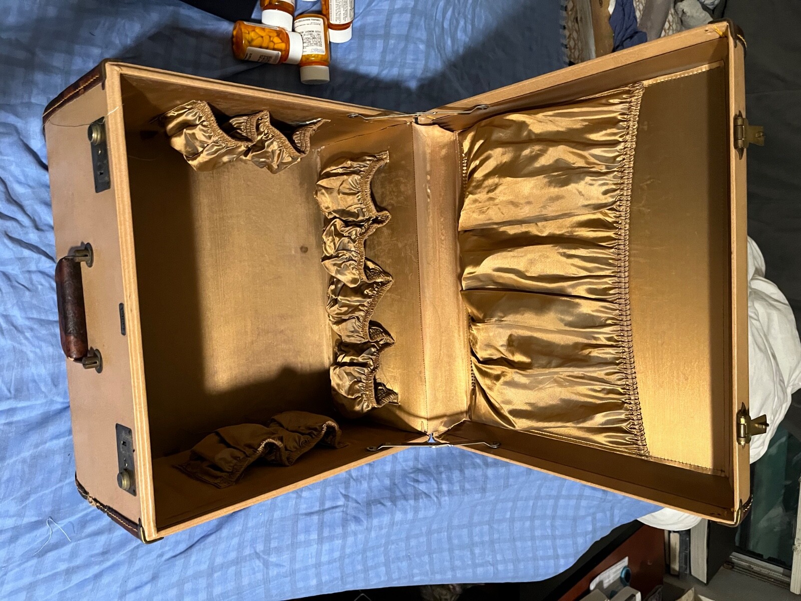 30’s vogue of california luggage
