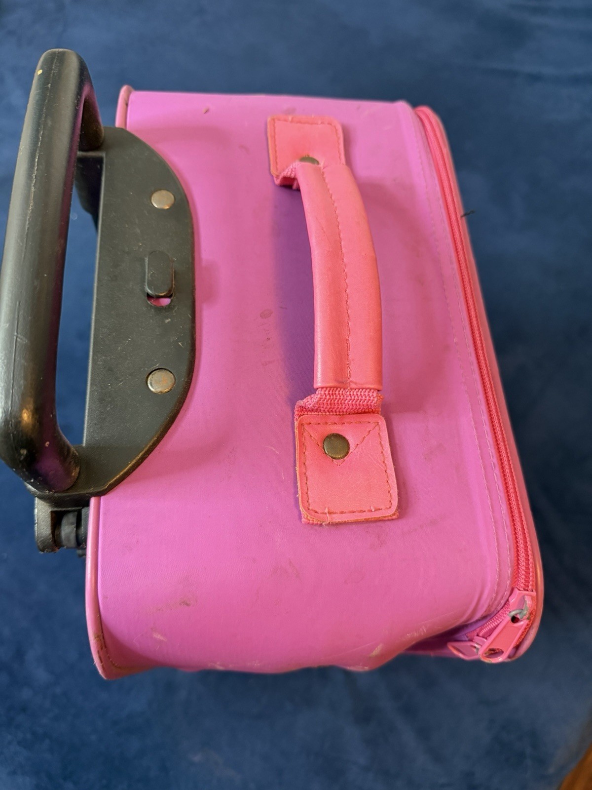 Vintage Mercury Luggage “Going To Grandma’s” kids Large pink Rolling Suitcase