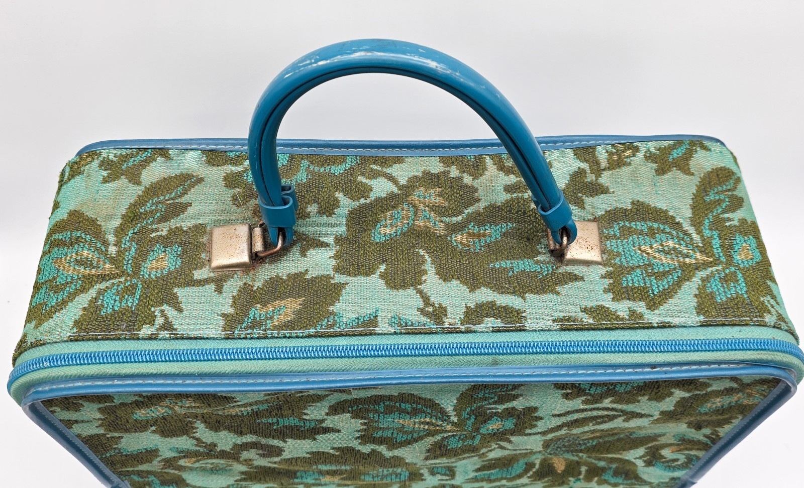 Vtg Suitcase 60’s – 70’s Mod Flower Cloth Blue Green Train Case Luggage 15”