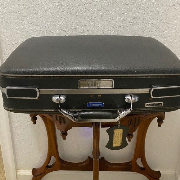 Briefcase/American Tourister/Laggage/Black/Vintage/Des PAT 189.366
