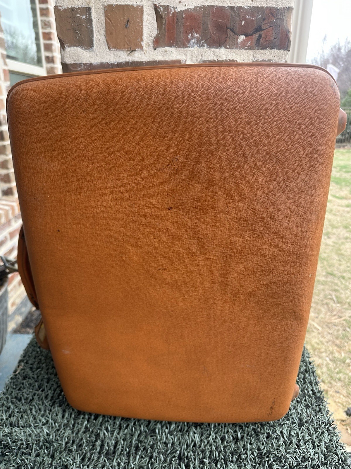 Vintage American Tourister Tritaper W/ Keys. Carmel Color. Red Lining. EUC