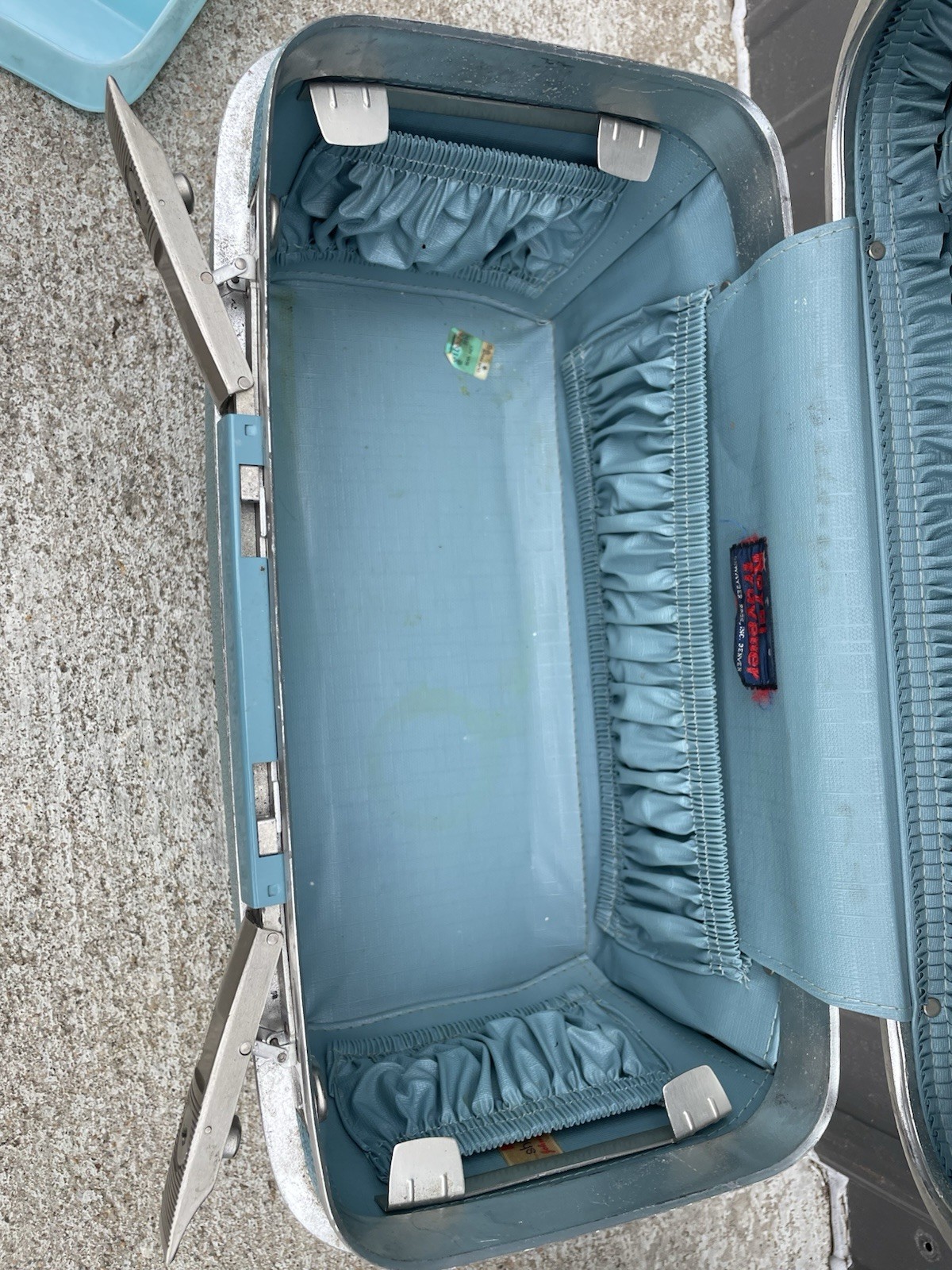Vintage Royal Traveller Train Case Light Blue Make Up Tray NL