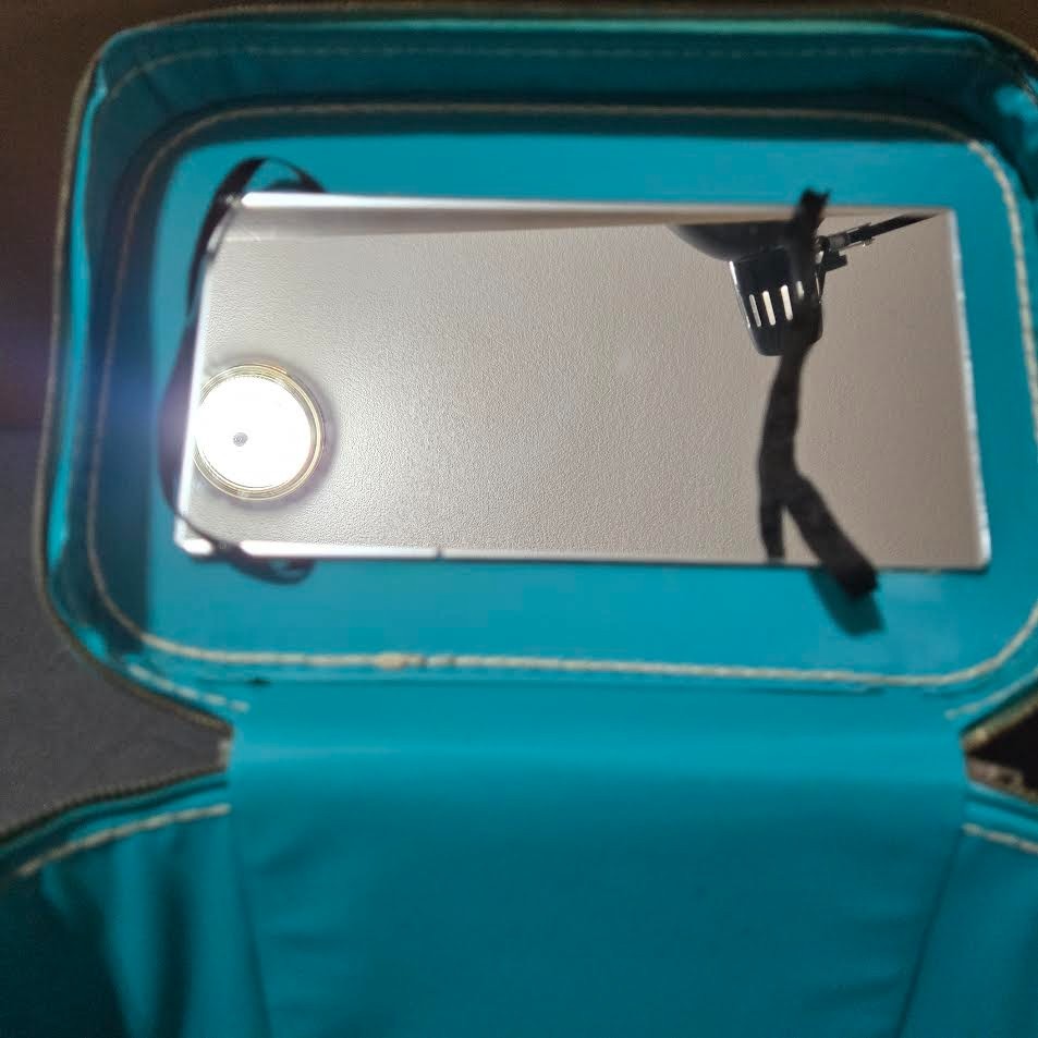 Vintage Teal Vinyl Train Case Vanity Cosmetic Makeup Box Mirror Lock Lining