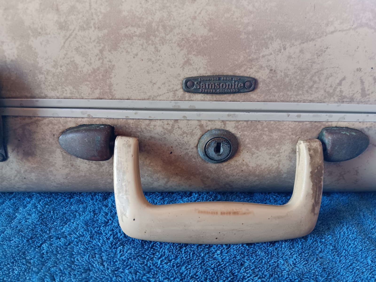 VTG 1950s Samsonite Shwayder KEY Mrble Cream Suitcase Luggage 4521 15″ x 10 x 7