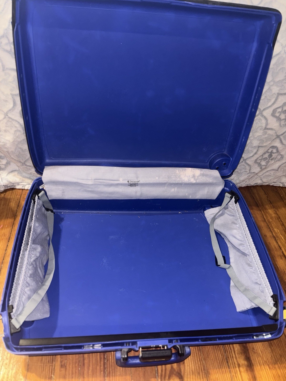 Samsonite Vintage Oyster Blue HardShell Rolling Suitcase Combination Lock