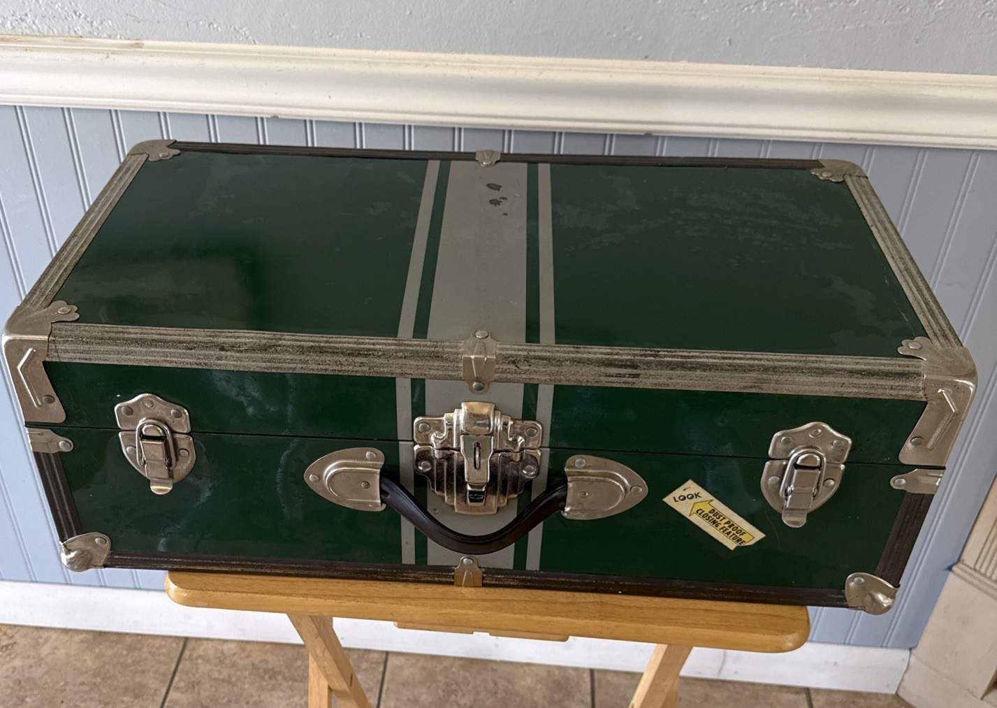 Retro Vintage Hardshell Travel Suitcase Aluminum Case 24x13x8.5” Green Silver