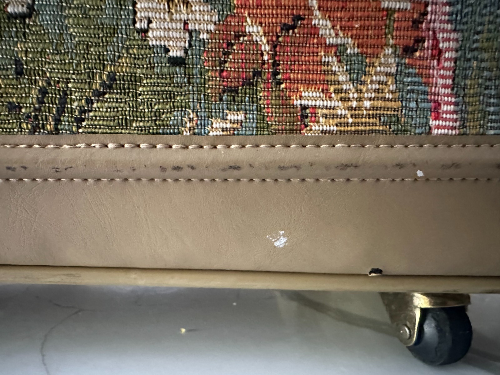 Vintage Floral Tapestry Rolling Garment Bag Suitcase | 80s Travel Luggage | Boho