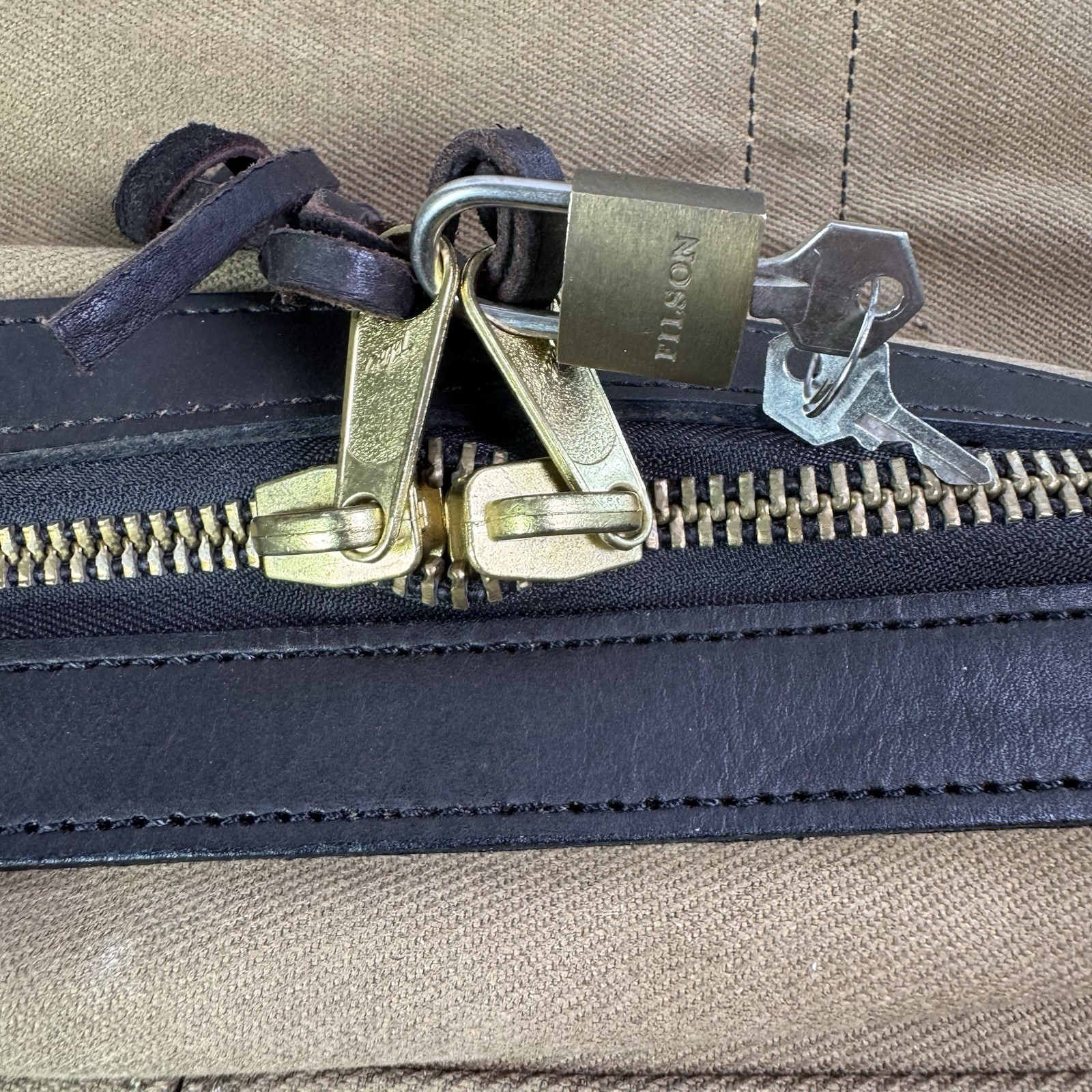 Vtg 90s Filson 240 Small Carry-On Bag Tan Rugged Twill Zippered Travel USA Lock
