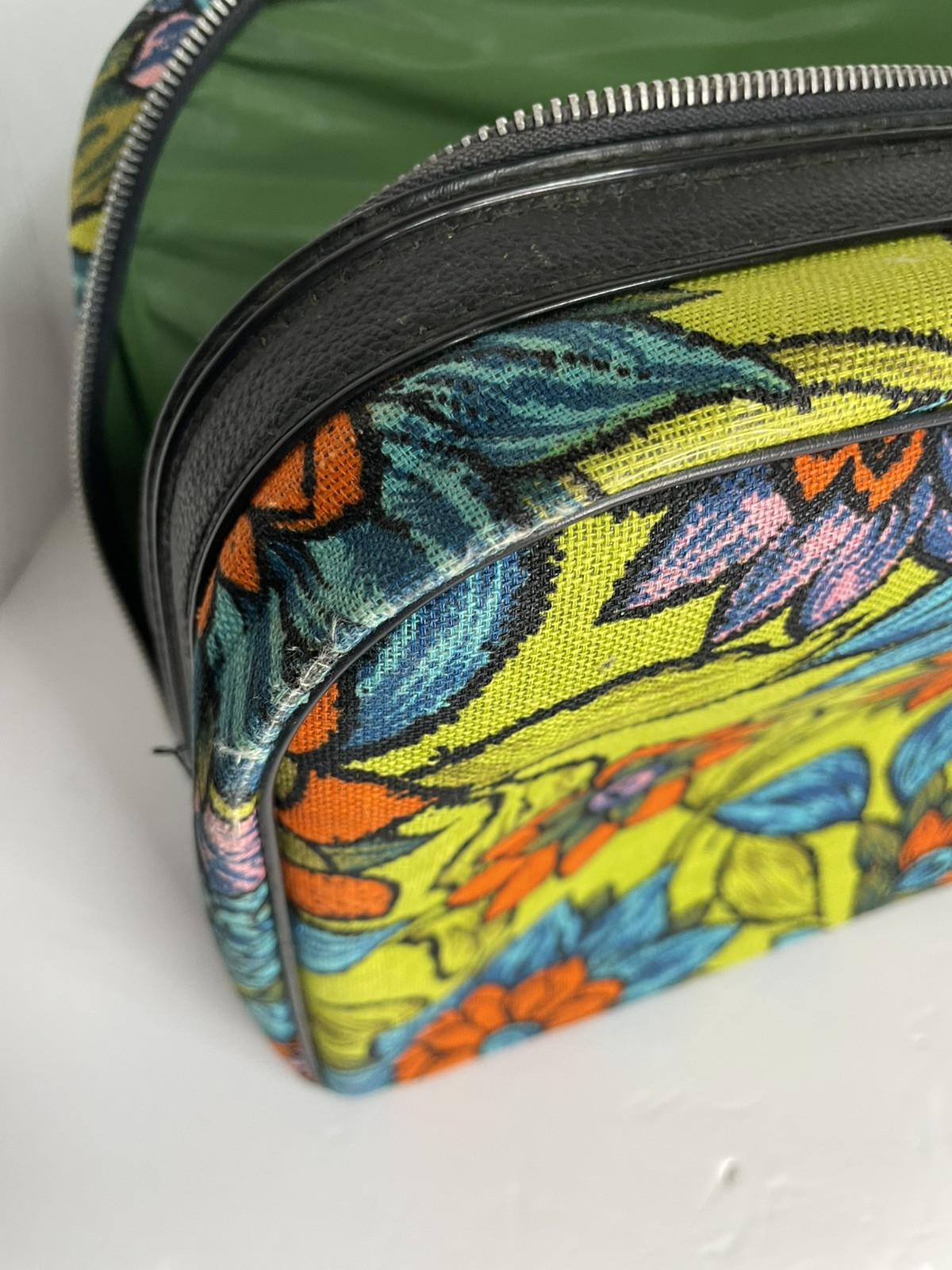 Vintage Suitcase Bantam Flower Luggage Canvas Lock Zipper 1960s 16×11” Retro