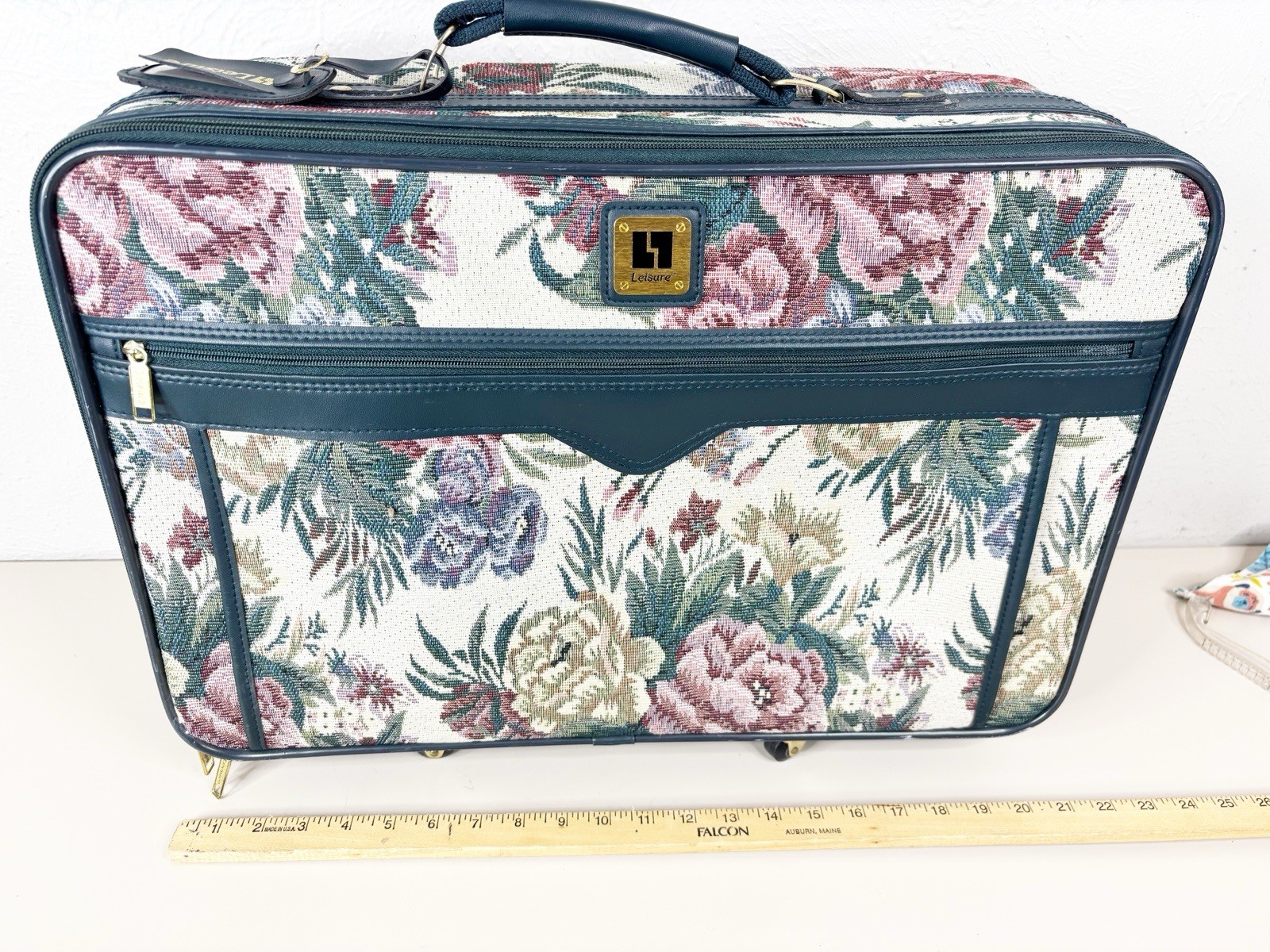 VTG Leisure Luggage Tapestry Suitcase Bag Floral Green Trim 14x21x8 Wheels! EUC