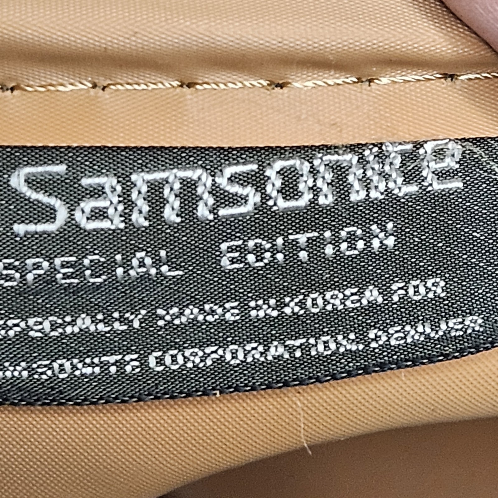 Vintage 1980s Samsonite Special Edition Carry-on Shoulder Crossbody 16″ Bag Tan