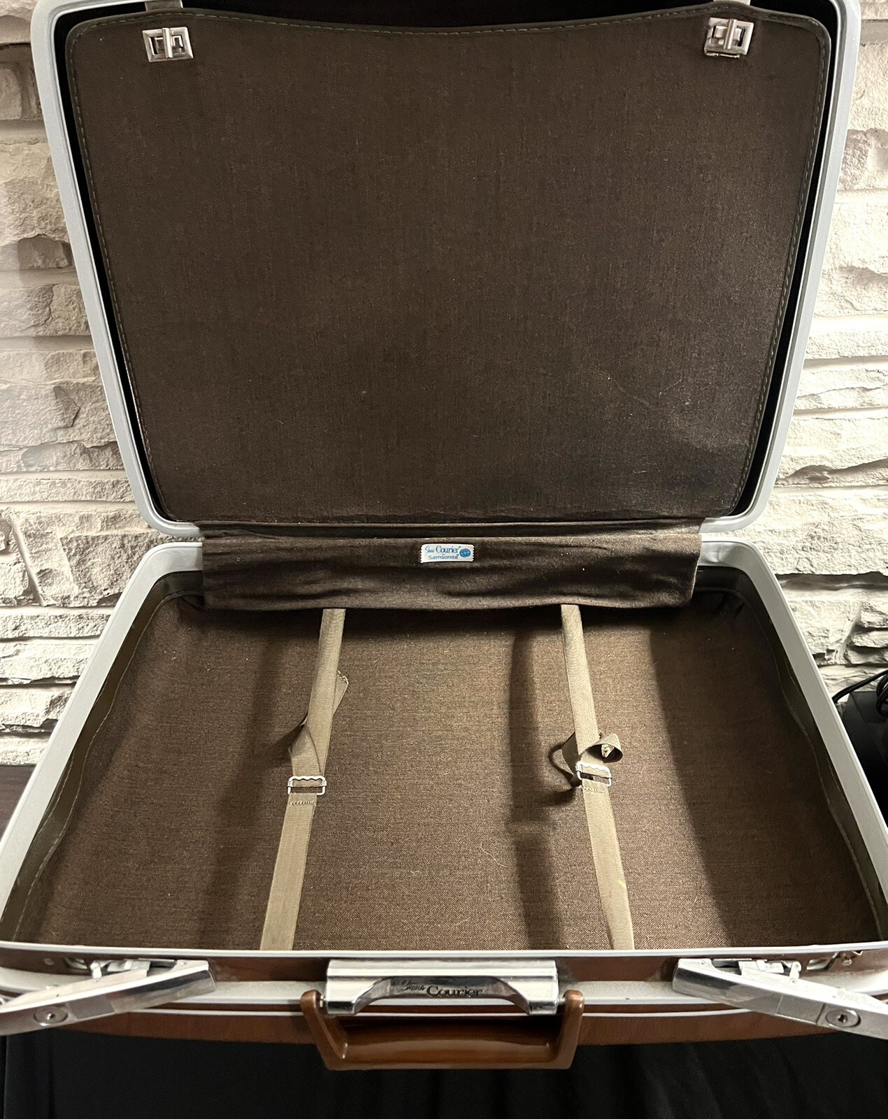 Vintage Samsonite Sears Courier/Luggage. Hard Case Brown Great Condition 21x16x8
