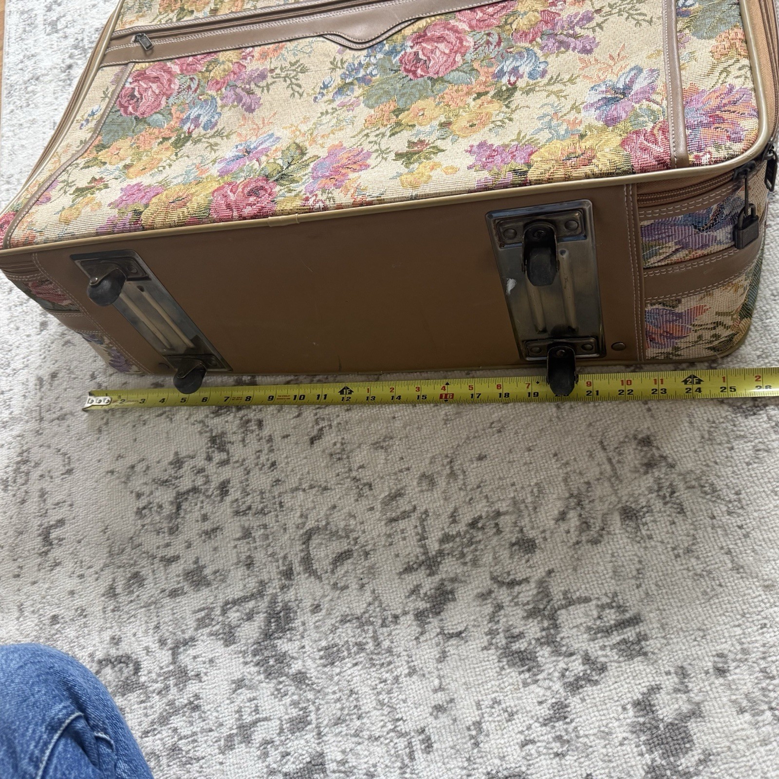 VTG Jordache Floral Tapestry Leisure Luggage Wheels Carry On Suitcase 70’s-80’s
