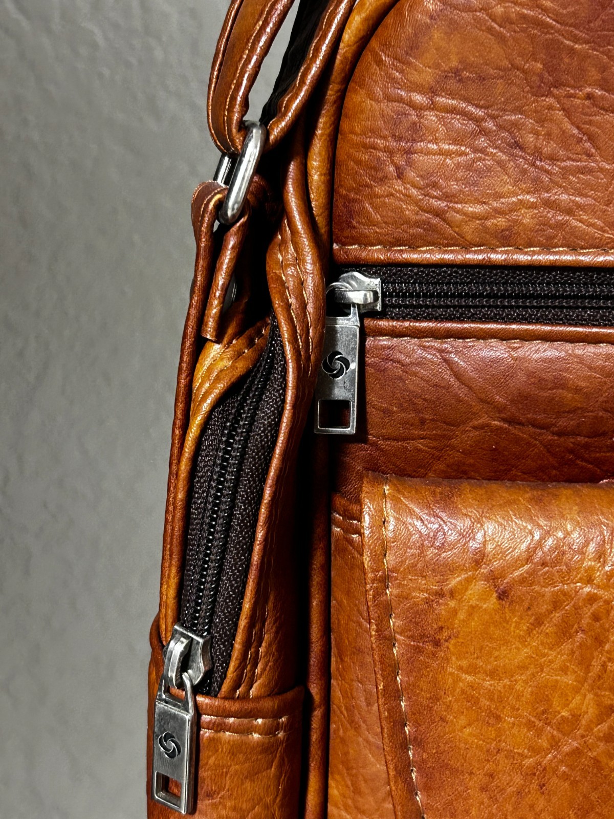 Samsonite Sonora II Vintage Womens Shoulder Messenger Bag Brown Vegan Leather