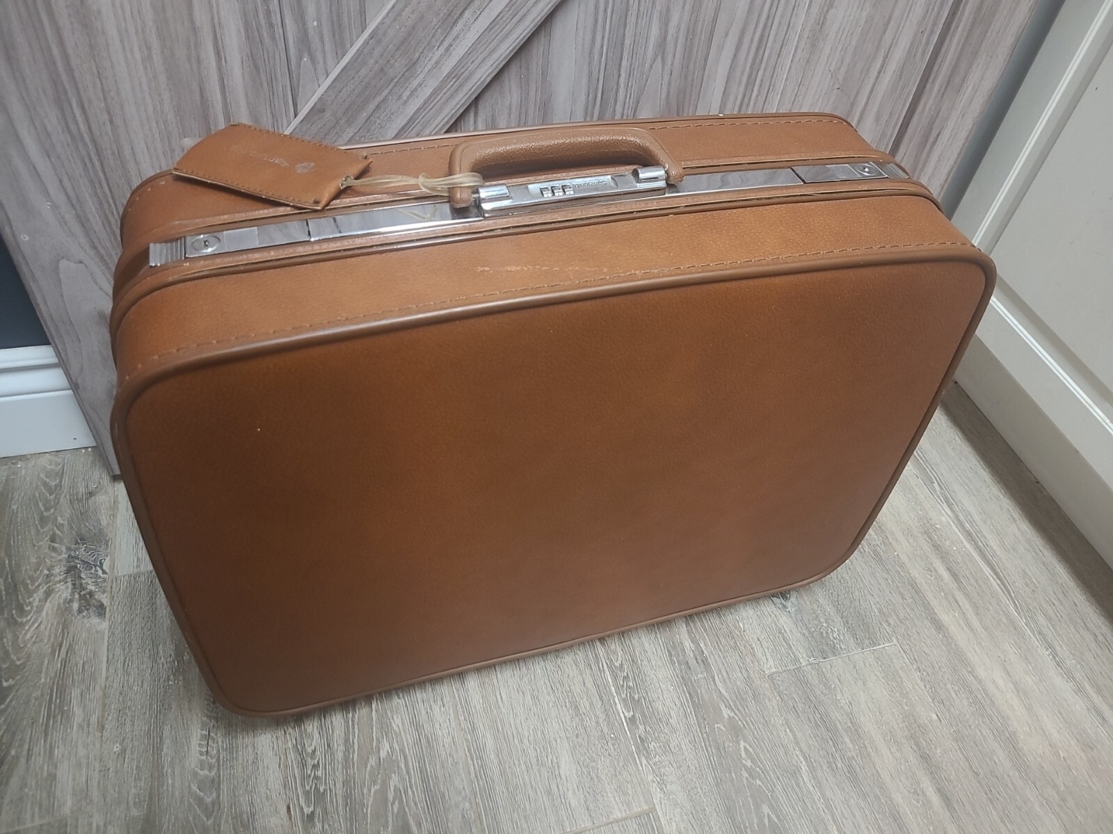 Vintage Samsonite Fashionaire Leather Luggage Suitcase On Wheels W/ Accessories