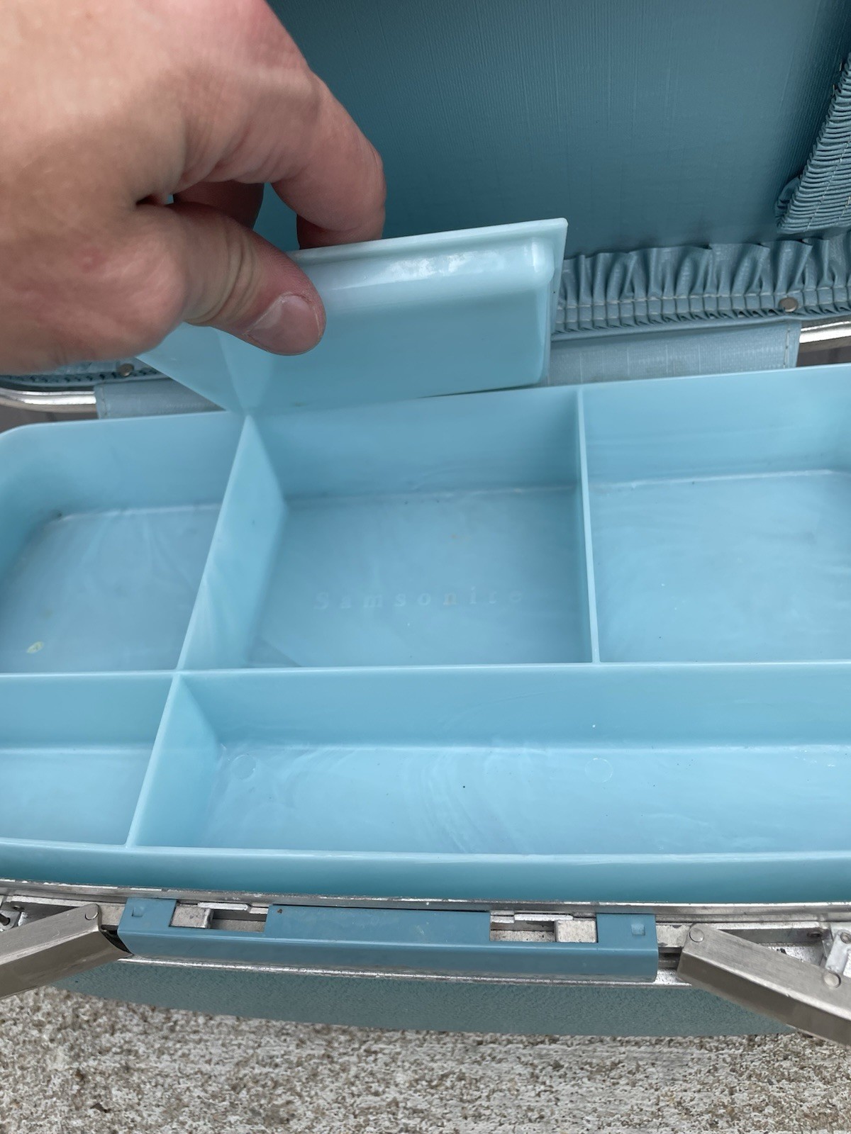 Vintage Royal Traveller Train Case Light Blue Make Up Tray NL