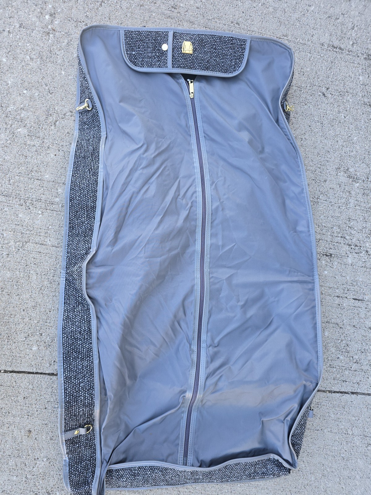 NWT Oscar De La Renta Gray Folding Garment Bag Designer Luggage