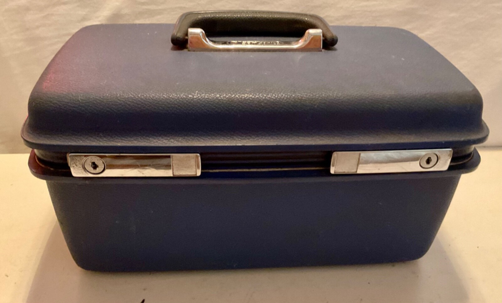 Vintage Blue Samsonite Train Case / Makeup Carrier Hard Luggage suitcase key