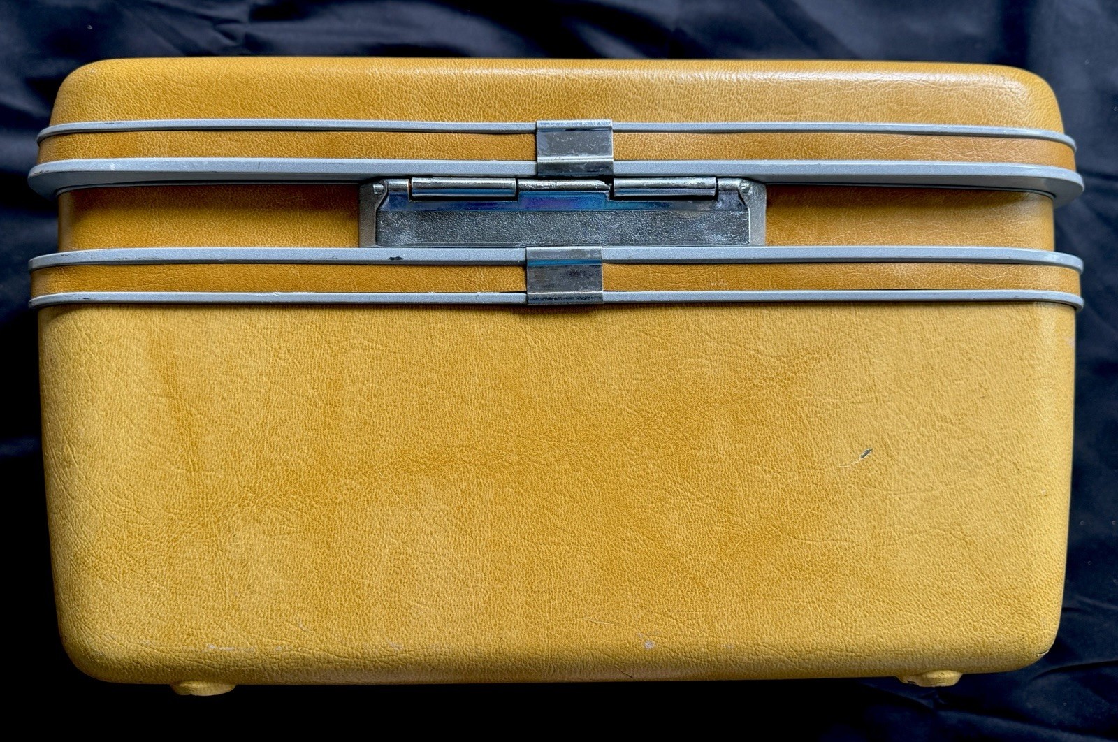 Vintage Samsonite Profile Yellow Makeup Train Case with 2 Keys 14” x 8”