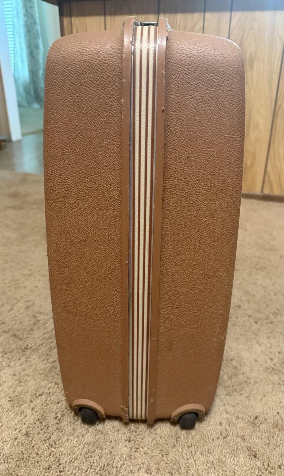 1970s Vintage Tan Samsonite Concord Hard Shell Suitcase 26x21x8