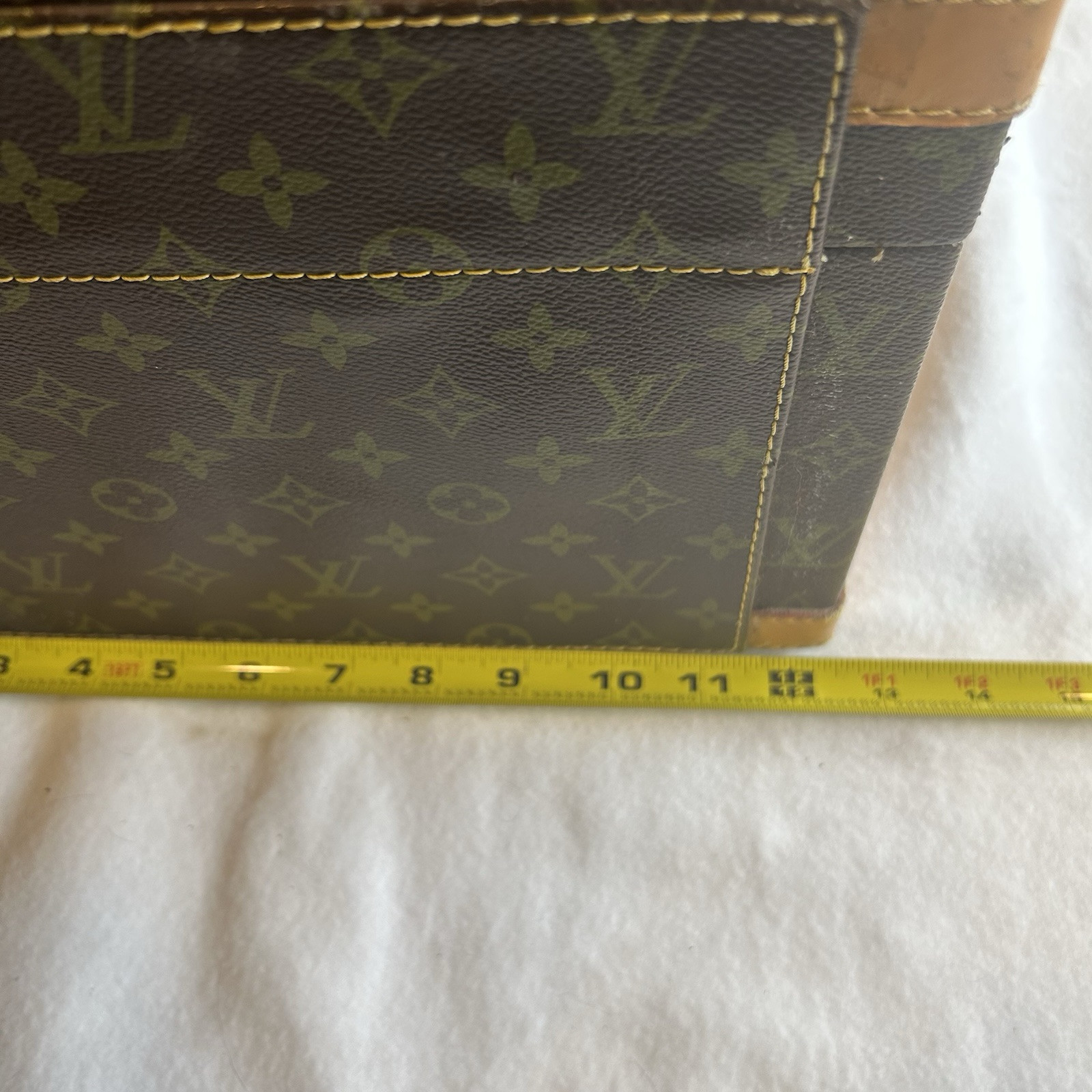 LOUIS VUITTON Vintage Monogram Cosmetic Box Trunk Bag Locks Handle Mirror