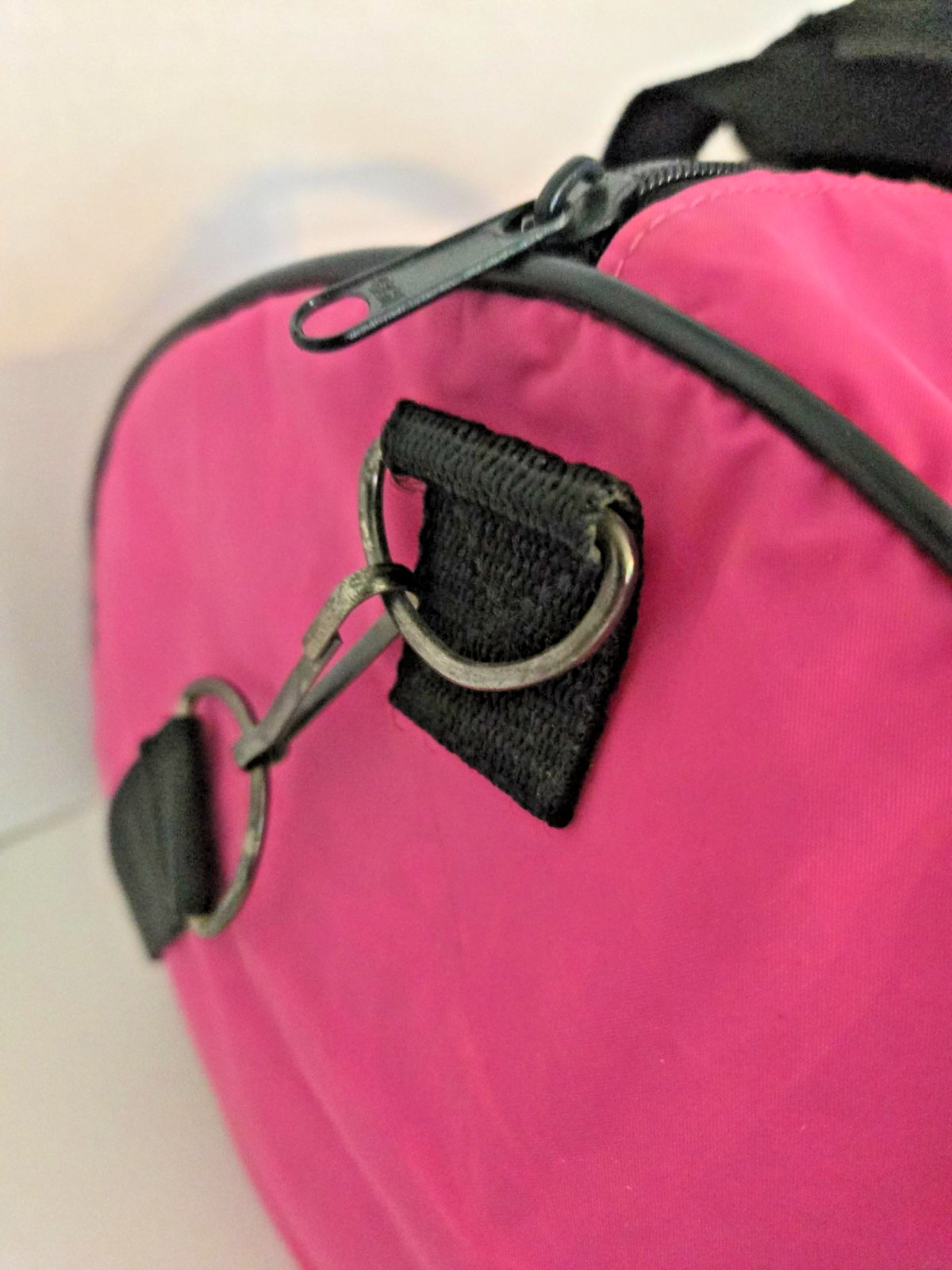 Early 1990’s Techna Sport Gitano Duffel Sports Leisure Bag Pink and Black Nylon