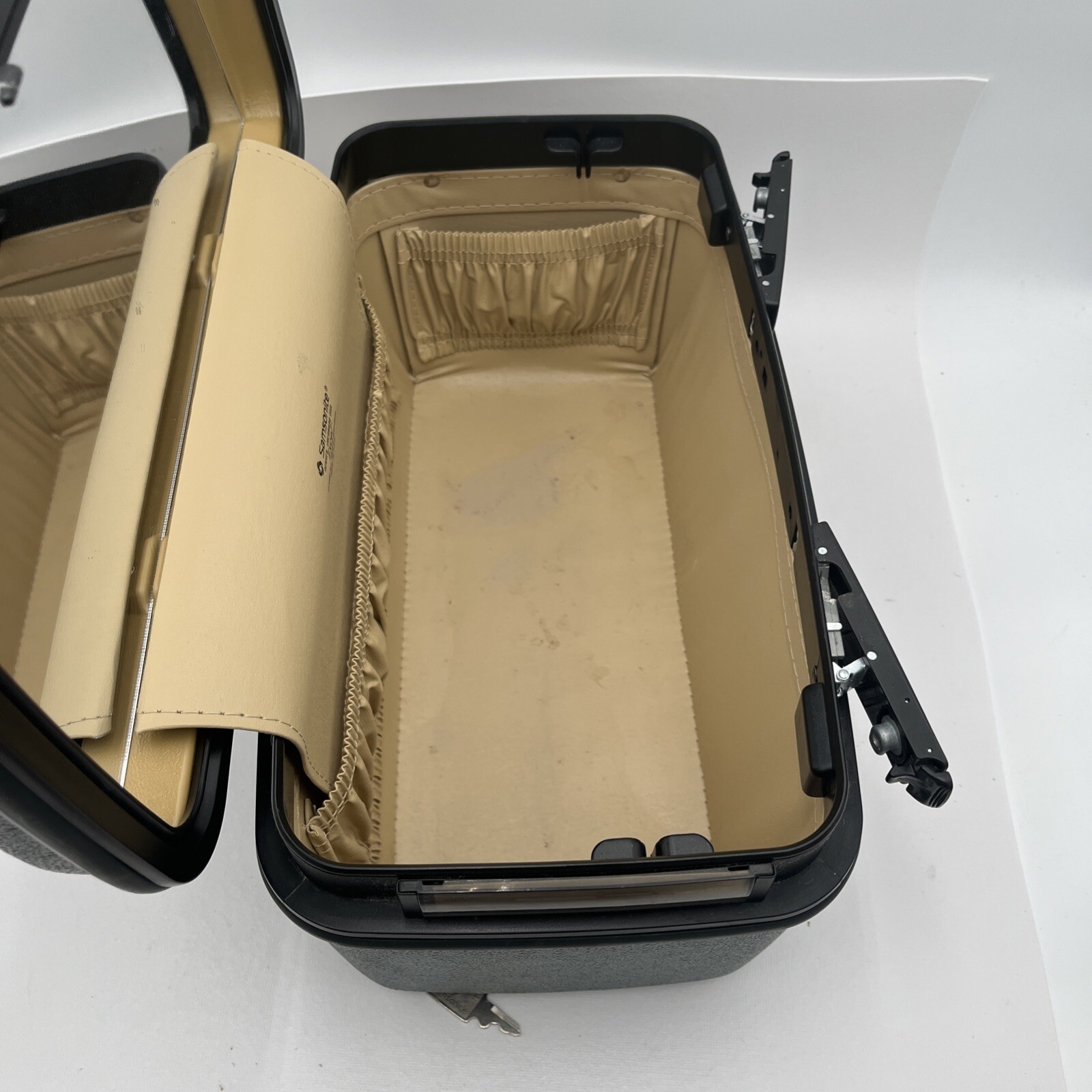 Vintage 1992 Samsonite Excel Train Makeup Case With Mirror Tray & Key Green