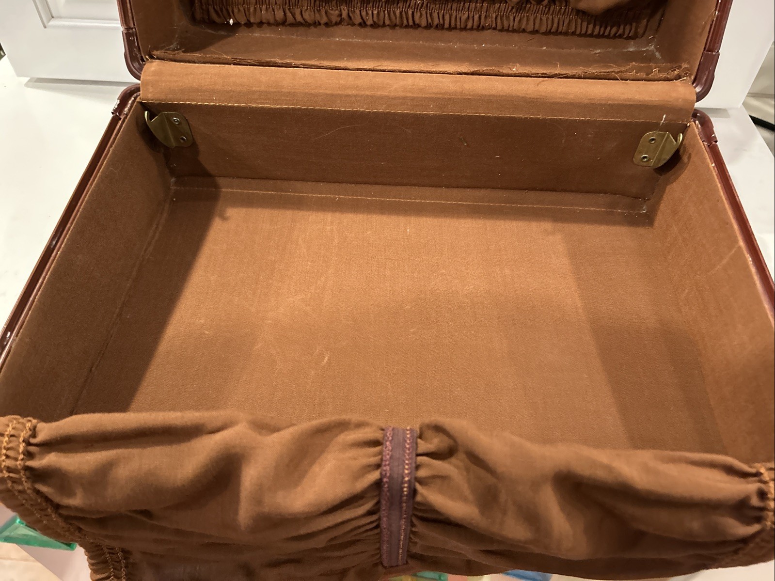 Vintage Shwayder Brothers Samsonite Faux Alligator Suitcase 4112 1940s