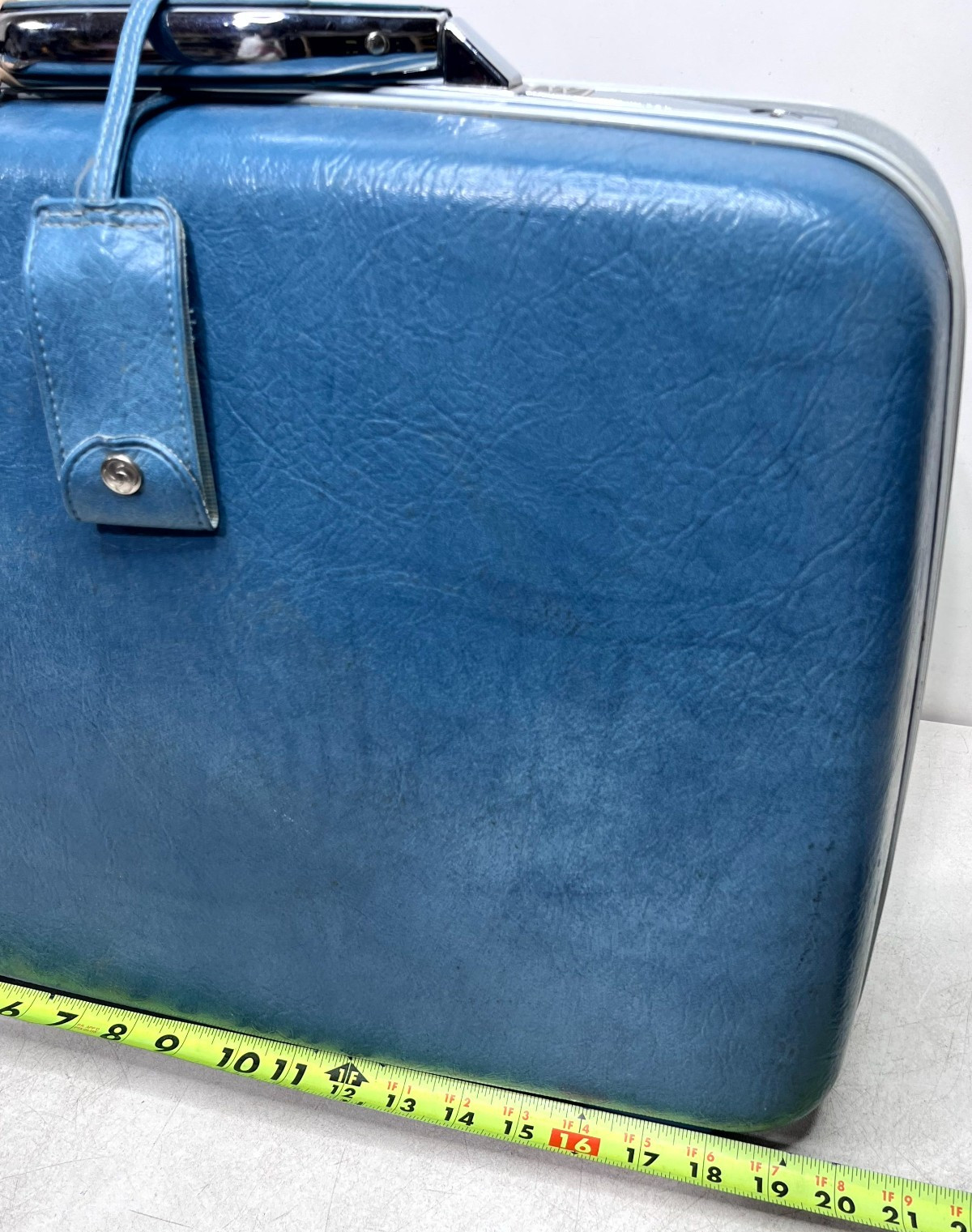 Vintage Samsonite Silhouette II Blue Hard Shell Suitcase Locking 21x17x8 W/ Key