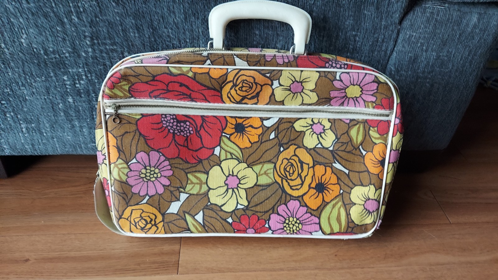1960s to 1970s vintage floral suitcase