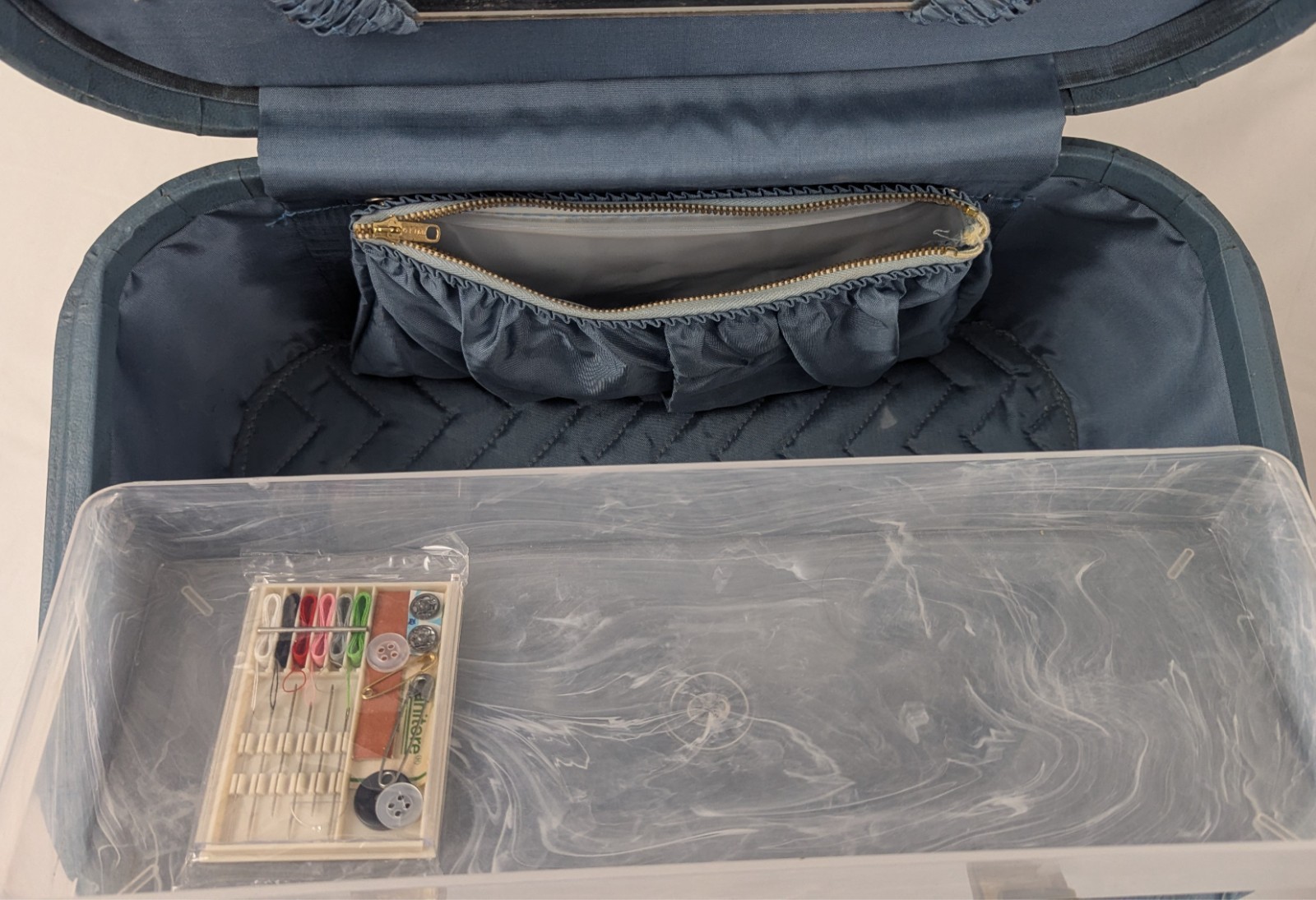 Mint Vintage Riviera Canada Carry-On Suitcase 1960s Cosmetic Makeup Luggage