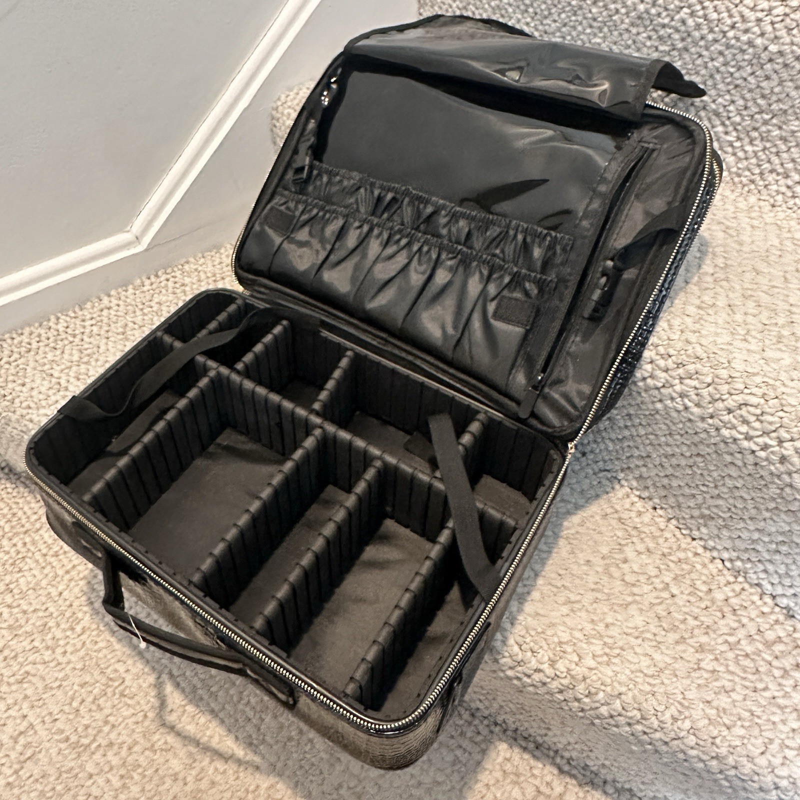 Brand New Faux Black Gold Alligator Case Vanity Makeup Art Bag Luggage