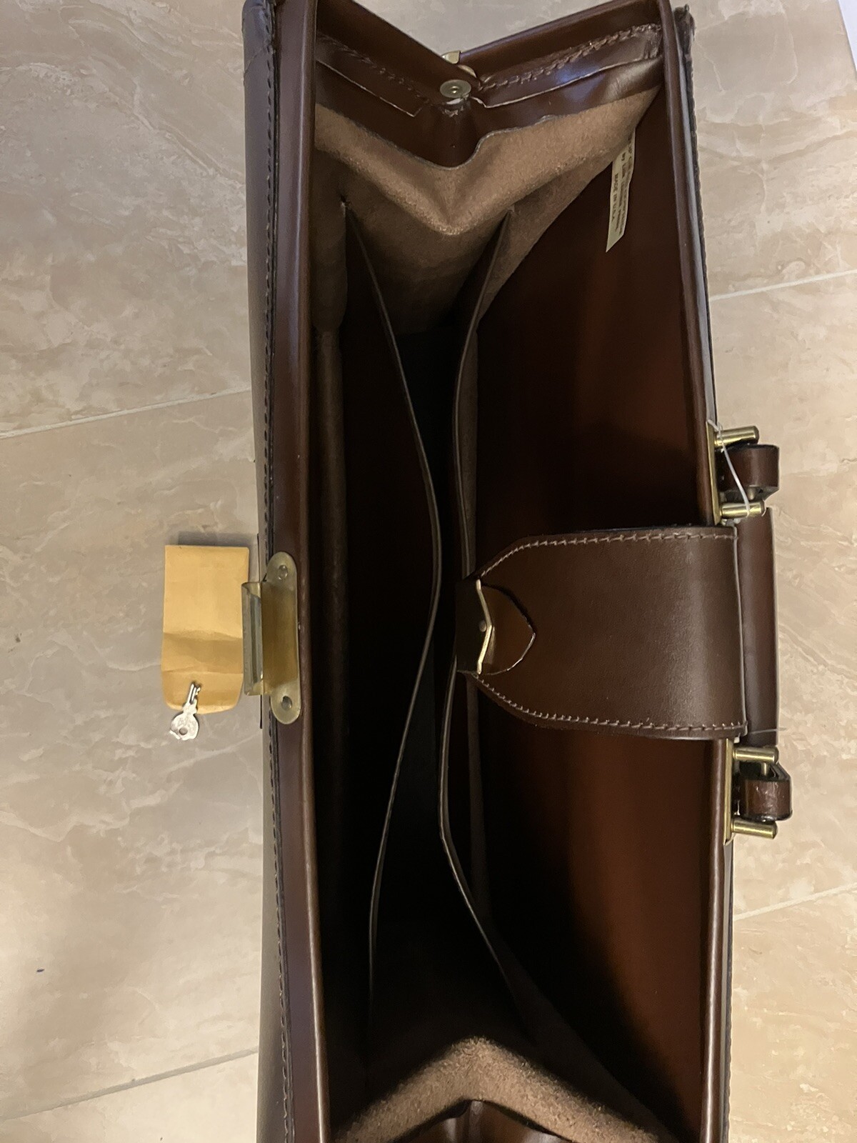 NEW-Vintage Lion Leather Products Genuine Top Grain Cowhide Briefcase USA Made