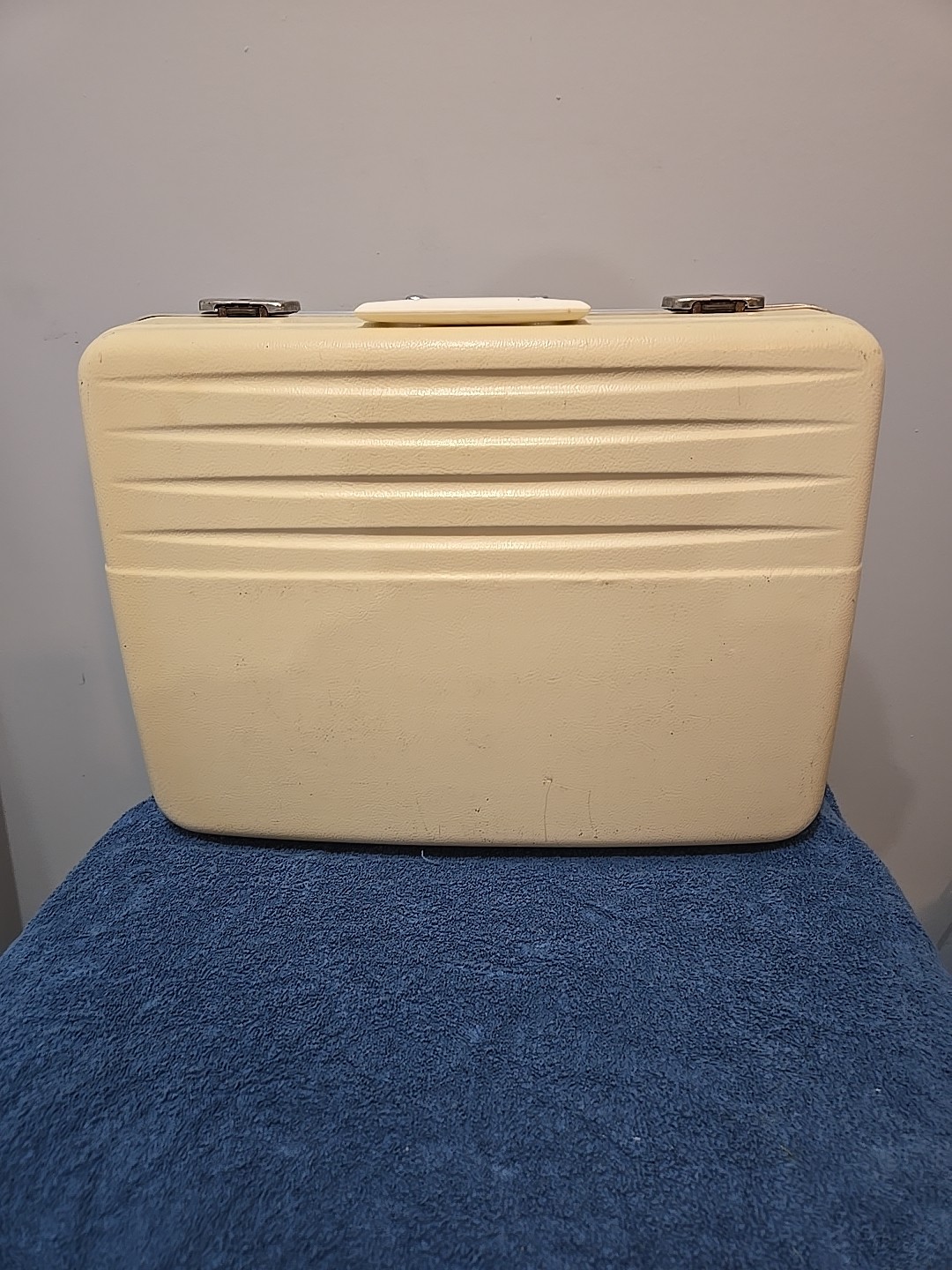 Vintage Towncraft Hardshell Suitcase Luggage Light Yellow